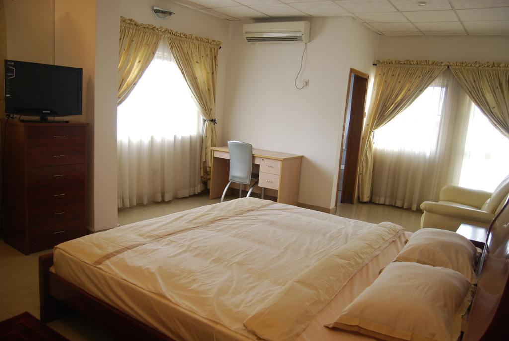 The Habitat Suites International Lagos Exterior foto