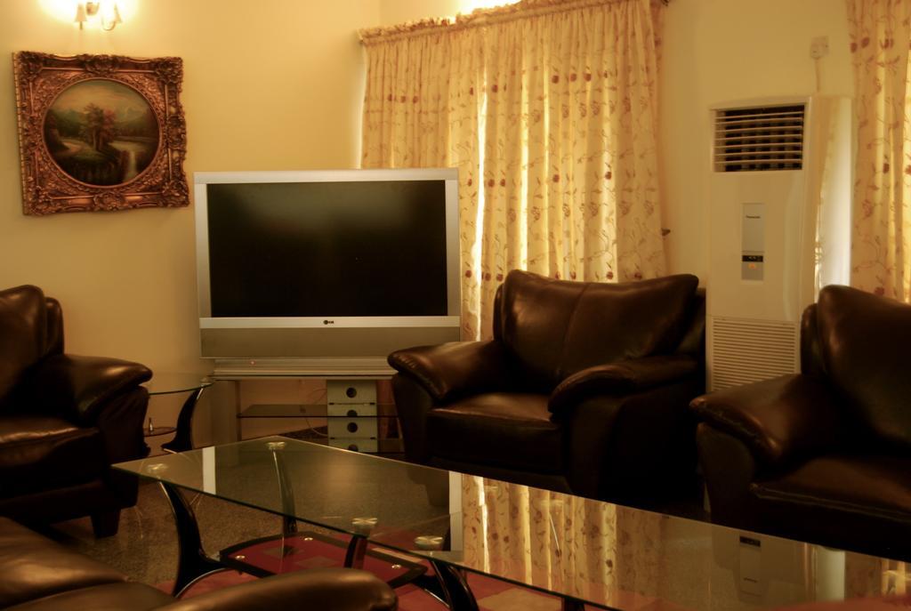 The Habitat Suites International Lagos Exterior foto