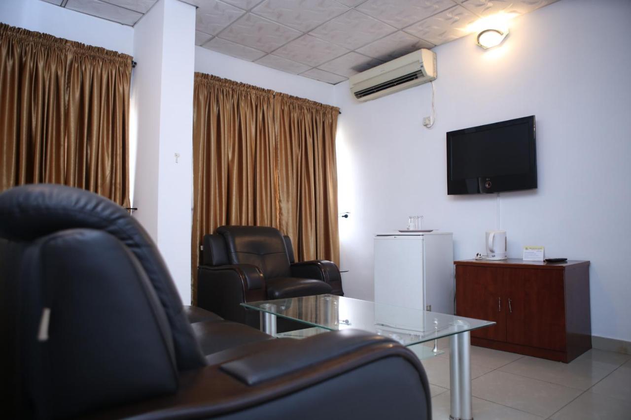 The Habitat Suites International Lagos Exterior foto